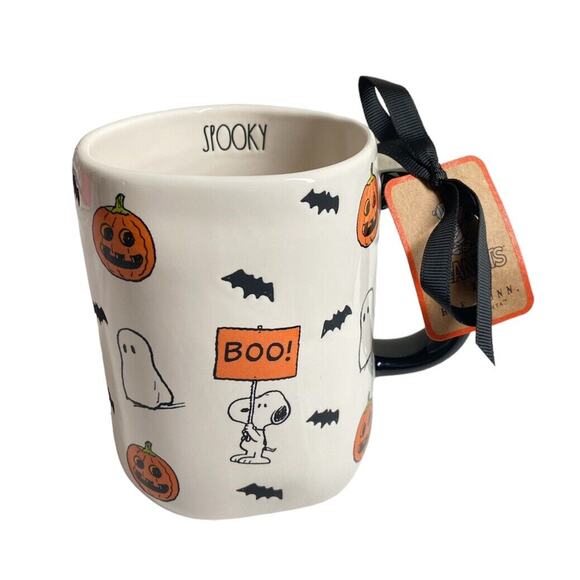 Rae Dunn PEANUTS SNOOPY 2024 Halloween Mug Boo Sign Spooky NEW - Picture 2 of 5